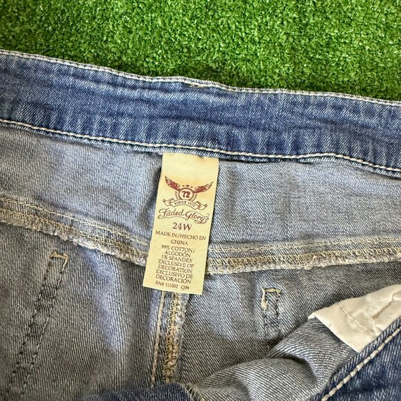 Faded Glory Lace Trim High Rise Distressed Denim Jeans Shorts Plus Size 24W - Picture 9 of 14